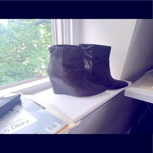 Pull&Bear Suede/Leather Wedge Booties